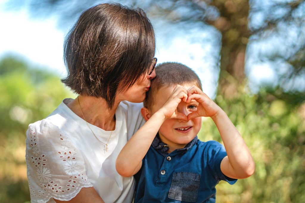Offrir une carte cadeau pour une séance photo en famille à Tournefeuille